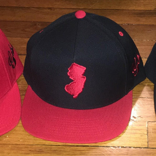 GSC BLACK AND RED BRIM RED LOGO SNAP BACK